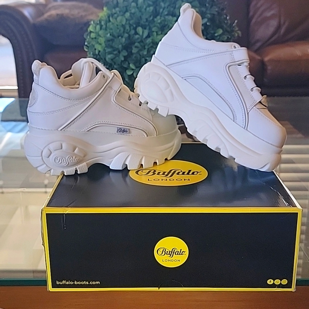Brand new Buffalo Lindon platform sneakers